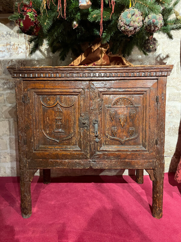 RARE MEUBLE DE SACRISTIE D’ÉPOQUE GOTHIQUE